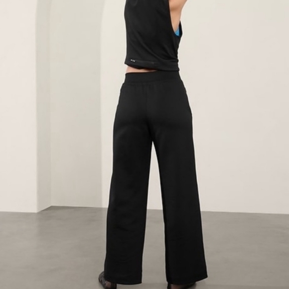 ATHLETA Allure High Rise Wide Leg Pant Medium - Picture 2 of 11